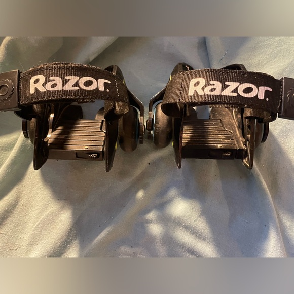 Youth Razor Heelies - Picture 1 of 4